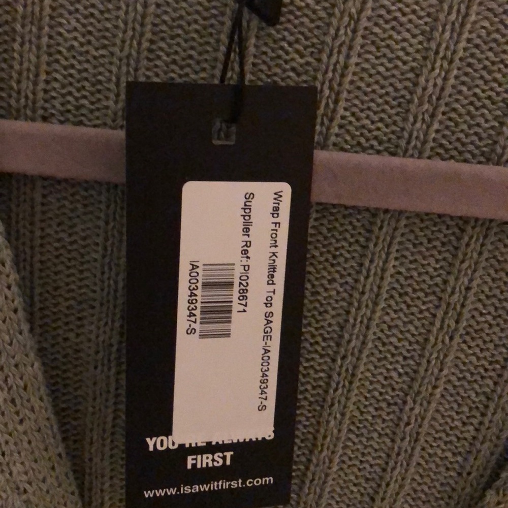 Sweater - Picture 4 of 4